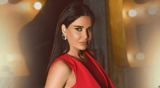 إطلالة كاجوال لـ سيرين عبد النور