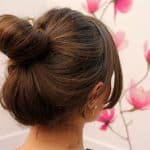 اصنعي تسريحة الكعكة للشعر القصير في 5 دقائق