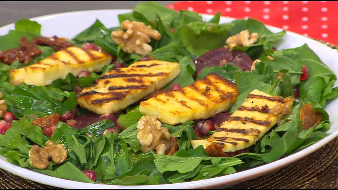 طريقة عمل سلطة جبن الحلوم المشوي