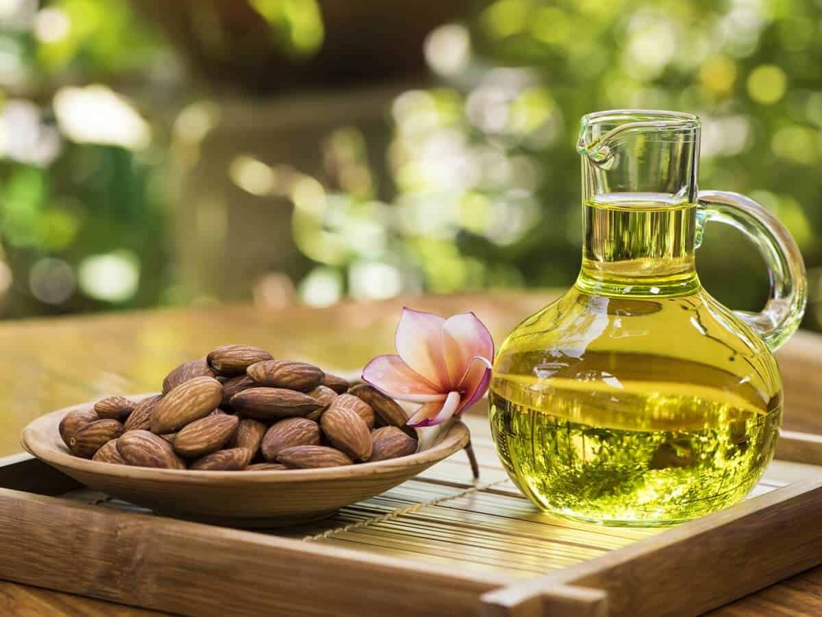 فوائد زيت اللوز الحلو للشعر وطرق استخدامه