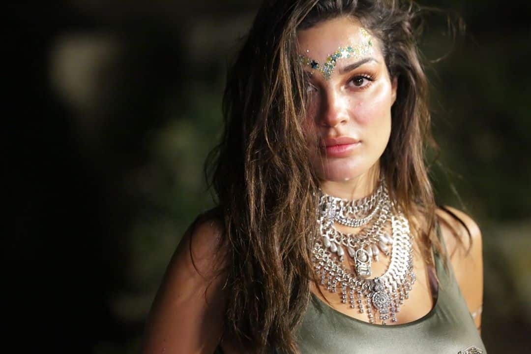 تسريحات الشعر الطويل