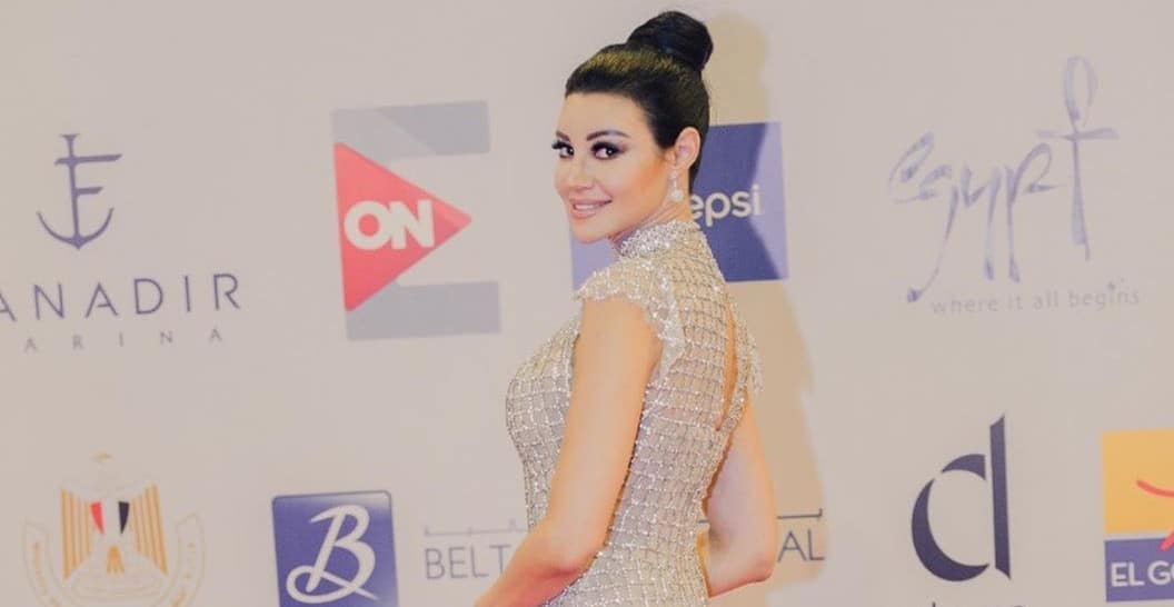 أروى جودة تسخر من فساتين الريش في الجونة: معايا فستانين ألبسهم!