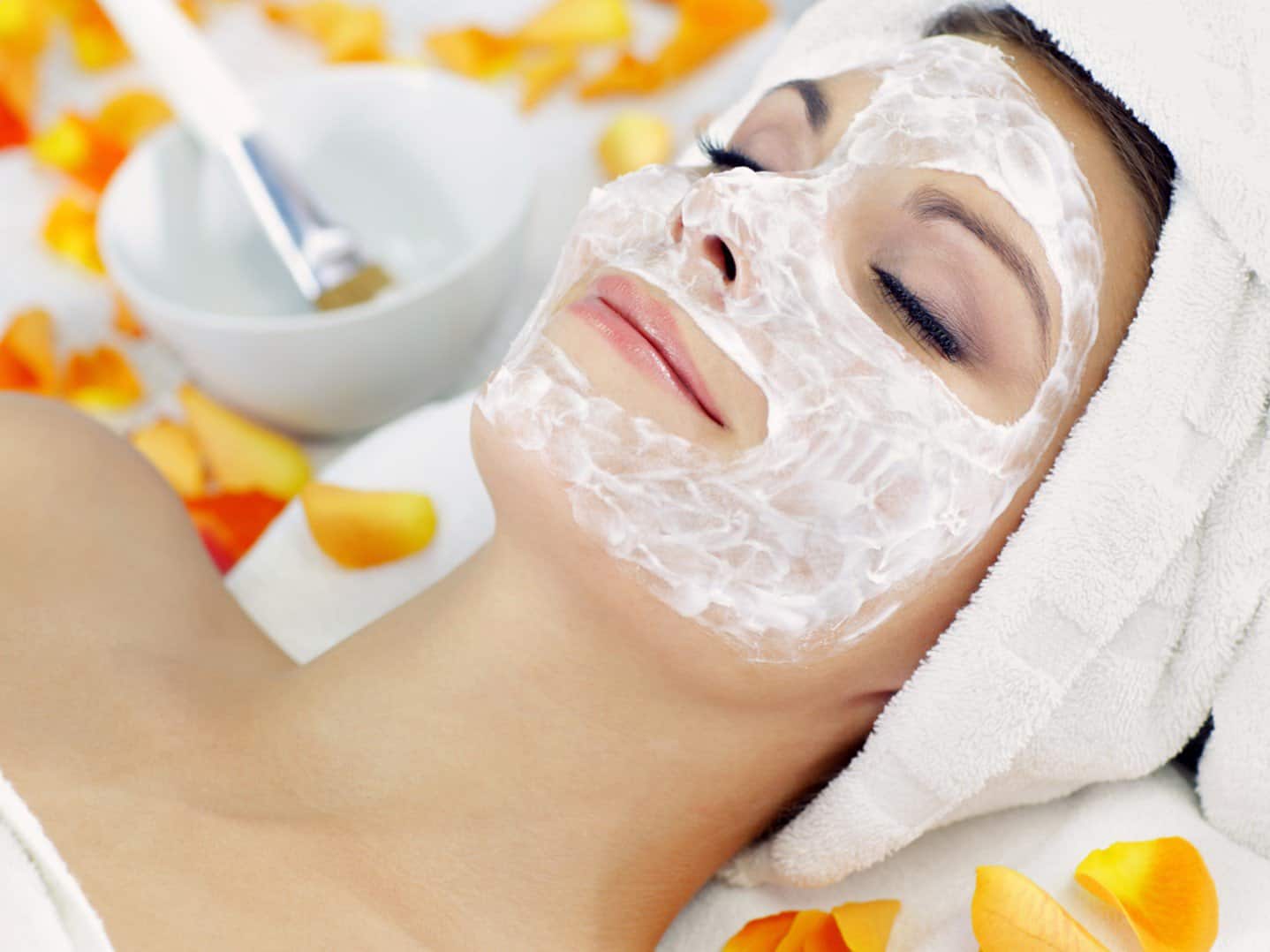 5 ماسكات طبيعية ليلية لبشرة نضرة وشبابية