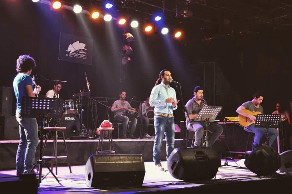 محمد علي يغني على أنغام «بيانولا» بقصر الأمير بشتاك