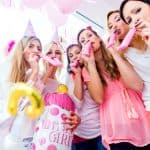 إتيكيت التهنئة بالمولود الجديد .. احذري هذه العادة