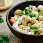 طريقة عمل سلطة الحمص مع جبن الفيتا