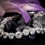 «الكريستال» يتربع على عرش مجوهرات خريف 2019