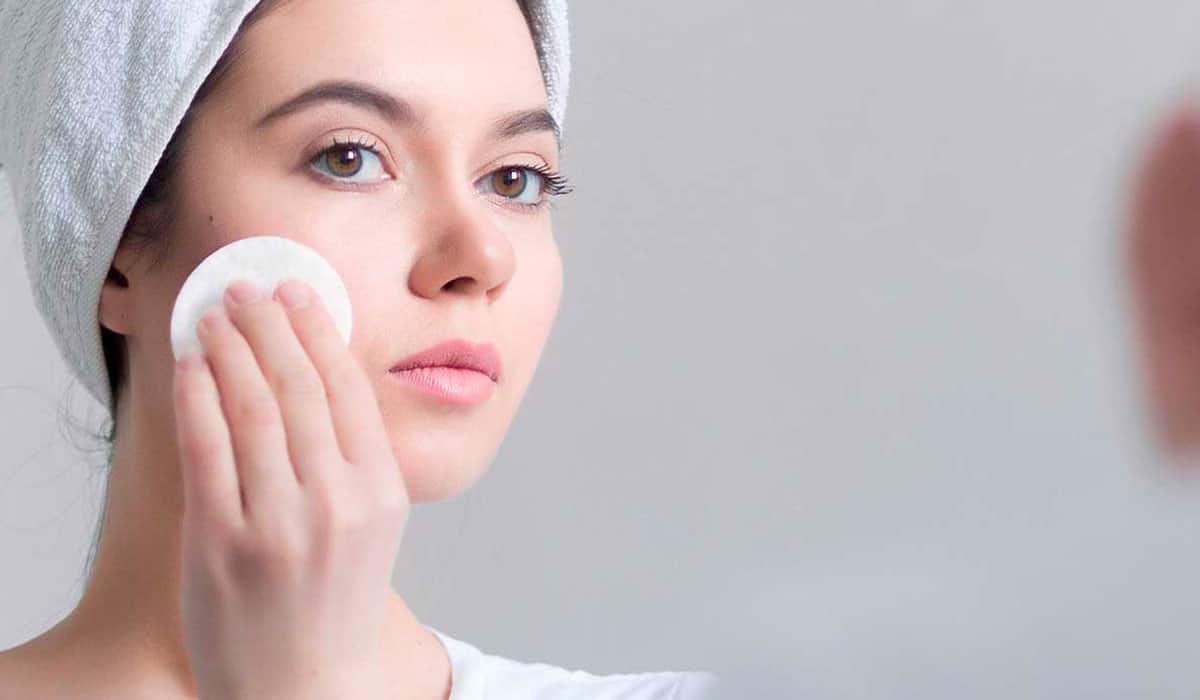 أفضل 3 ماسكات طبيعية لتهدئة البشرة الدهنية