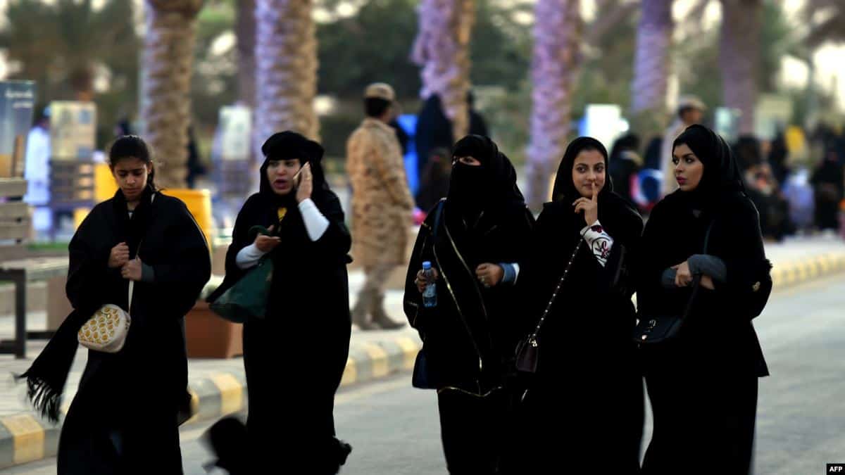 السماح للسعوديات بالعلاج دون موافقة ولي الأمر