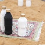 معرض «من الداخل».. 150 زجاجة من الجبس لمواجهة النزعة الاستهلاكية