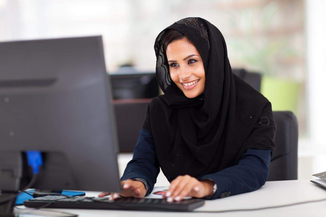 40.3% نسبة ارتفاع مشاركة المرأة السعودية في وظائف الحكومة