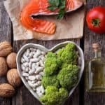 فوق الستين.. 5 وجبات خفيفة تخفض نسبة الكوليسترول الضار في الدم