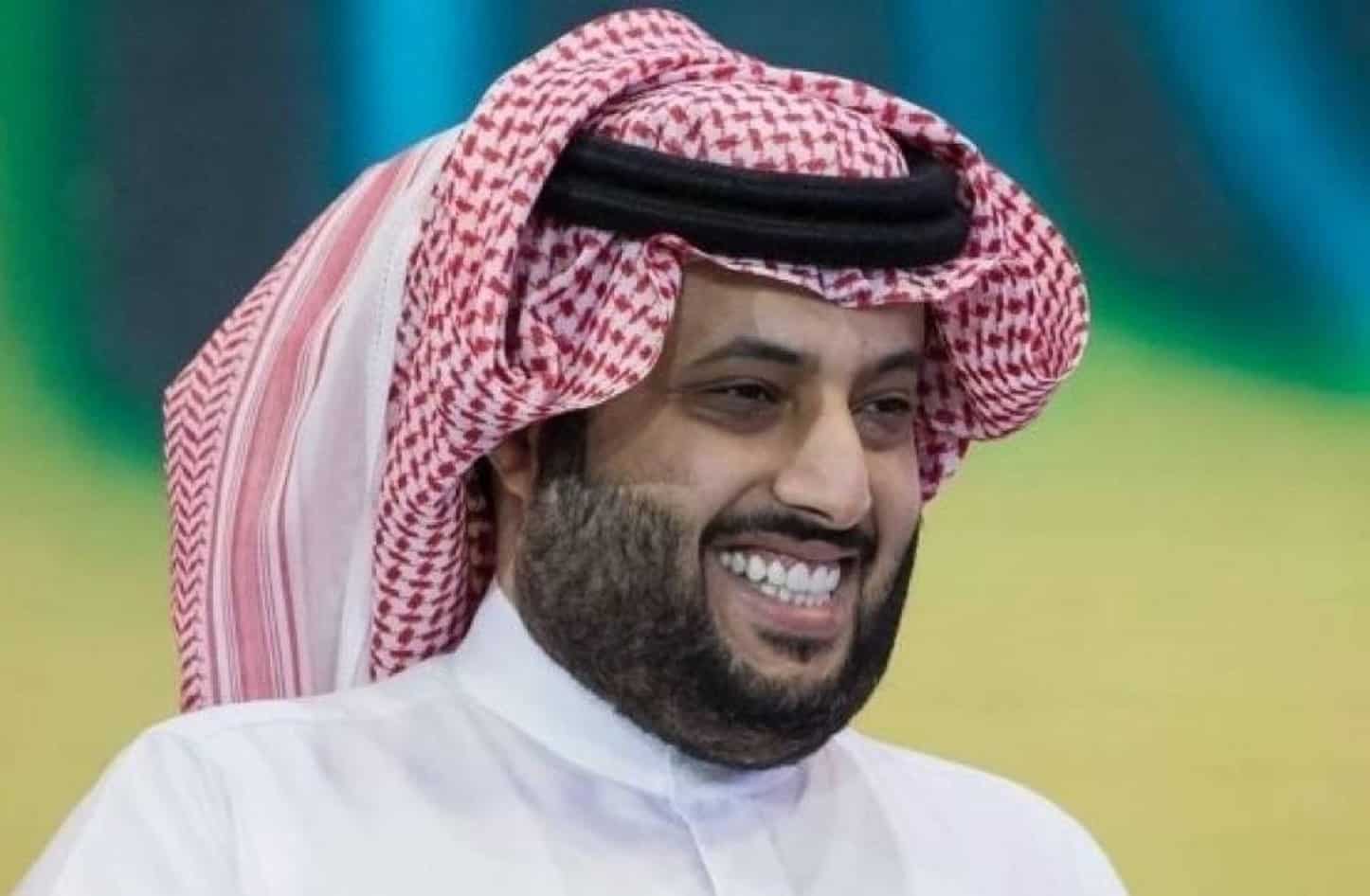 تركي آل الشيخ يفاجأ جمهوره بـ«لوك» جديد