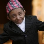 وفاة أقصر رجل في العالم عن عمر يناهز 27 عامًا