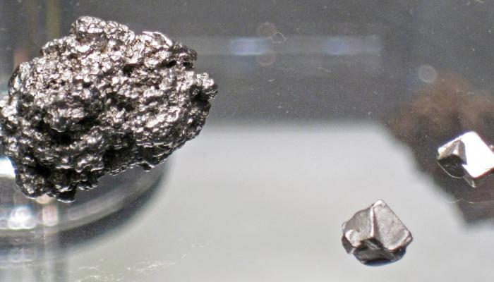 «الروديوم» معدن جديد ينافس الألماس في عالم المجوهرات