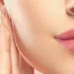أسباب السواد حول الفم.. وخلطات طبيعية للقضاء عليه