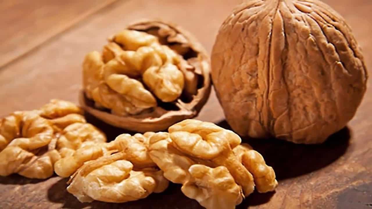 أهمية تناول الجوز