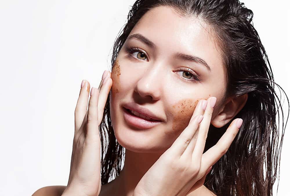 ماسكات طبيعية لتقشير البشرة الدهنية 