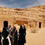 «الجوازات» توضح شرط تمديد تأشيرة السياحة للأجانب