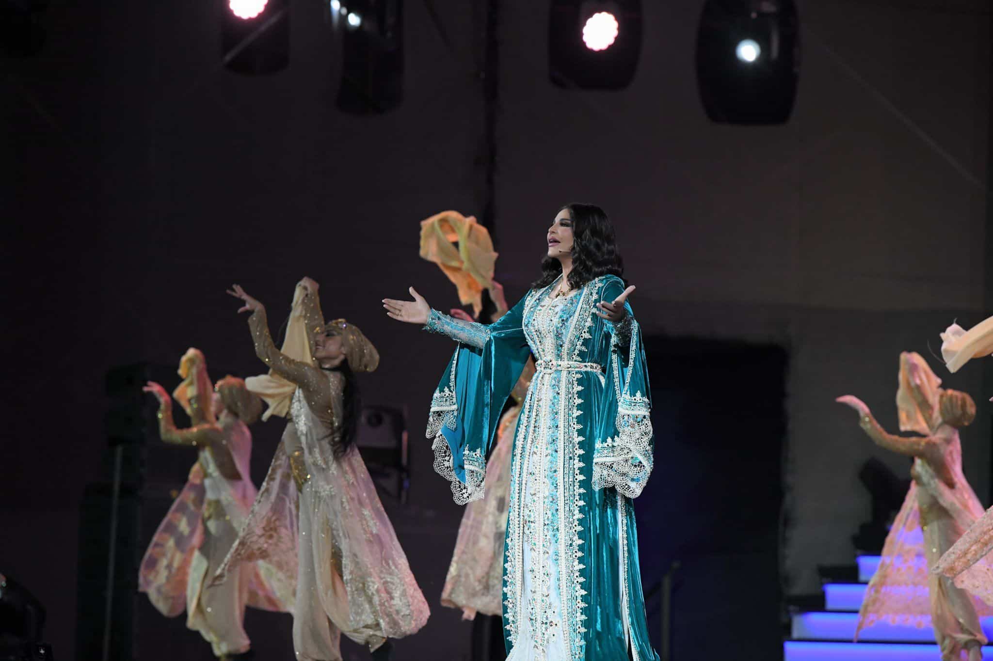 فيديو| أحلام تتعرض لموقف محرج في مهرجان «الفجيرة»