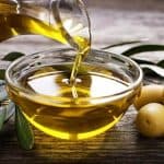 زيت الزيتون علاج سحري لمرض السكري.. استشاري يوضح