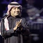 فيديو| رد فعل عفوي من «راشد الماجد» بعد اعتراف معجبة بحبها له على المسرح