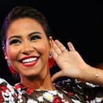 شاهدي.. مجوهرات شيرين عبدالوهاب مرحة ورقيقة