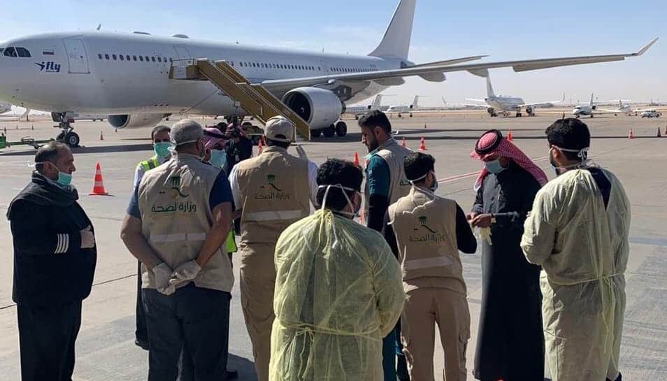 وصول 10 طلاب سعوديين من «ووهان الصينية» إلى الرياض