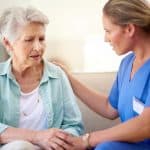 فوق الستين.. أهم أسباب عدم التحكم بالبول عند مريض الألزهايمر