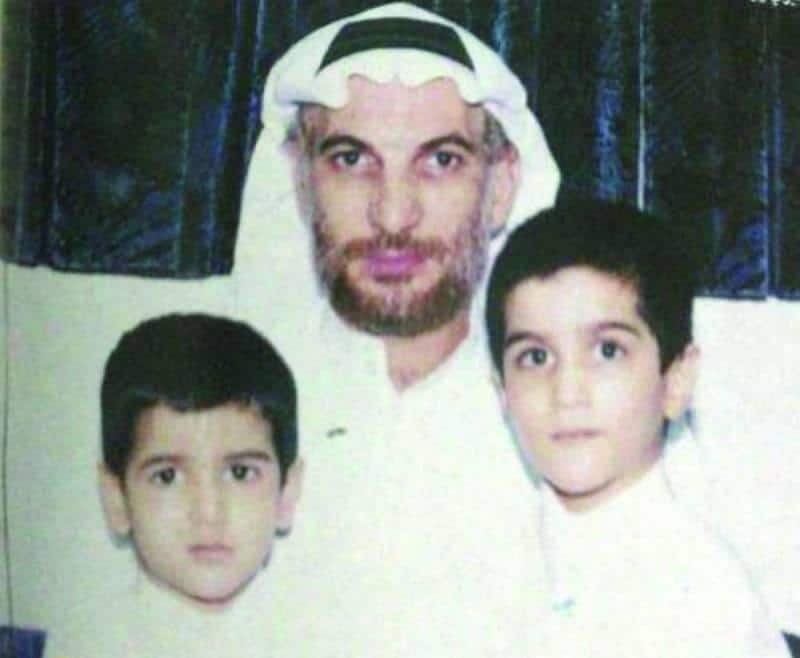 موسى الخنيزي ووالده وشقيقه