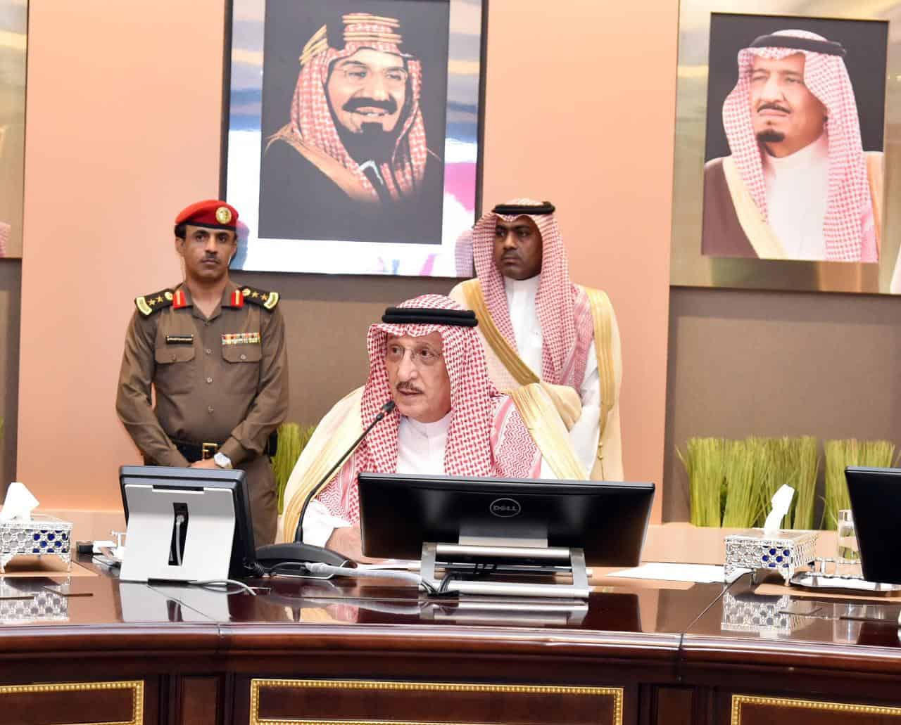 أمير منطقة جازان يعتمد نتائج الفائزين بجائزة التفوق والإبداع في دورتها الـ14