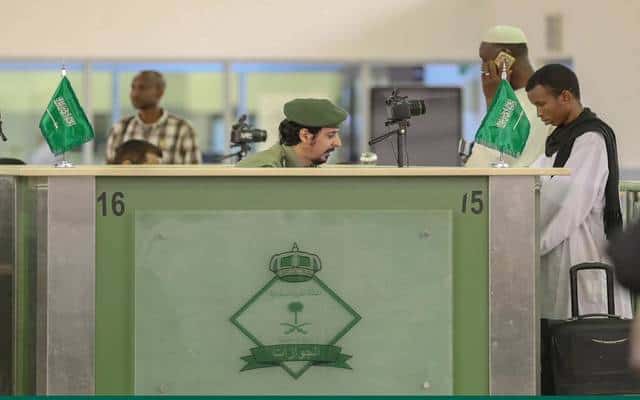 «الجوازات» تحدد شروط استقبال المراجعين في مقراتها