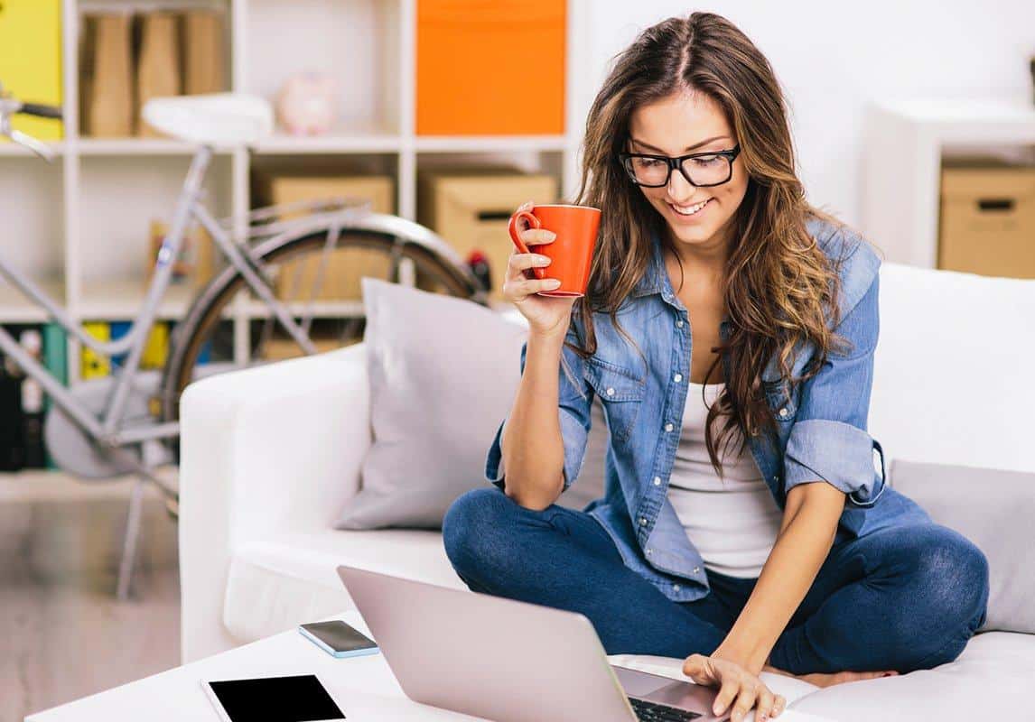 إتيكيت حضور اجتماع العمل من المنزل