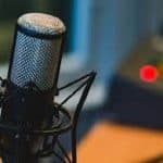 السيدات النسبة الأكبر.. 5 مليون يستمعون بشكل منتظم إلى وسائط البث الصوتي في السعودية