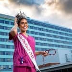 ملكة جمال بريطانيا تتخلى عن التاج لمحاربة «كورونا»