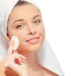 لإنعاش بشرتك.. طريقة تحضير تونر للبشرة الجافة والحساسة