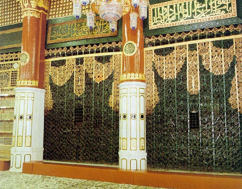 أعمدة الروضة الشريفة