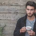 اكتشفي علامات الحب عند الرجل الخجول