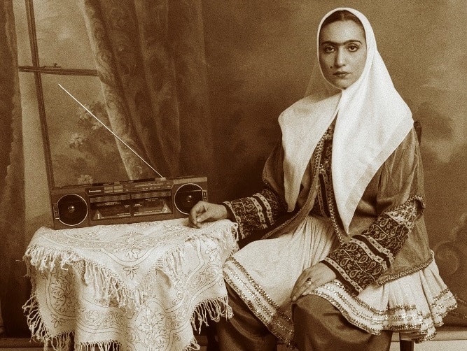 أعمال مختارة لـ100 فنان معاصر عبر «دار كريستيز» الإلكترونية