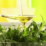 للعناية بالشعر.. 3 خلطات طبيعية من زيت الجرجير