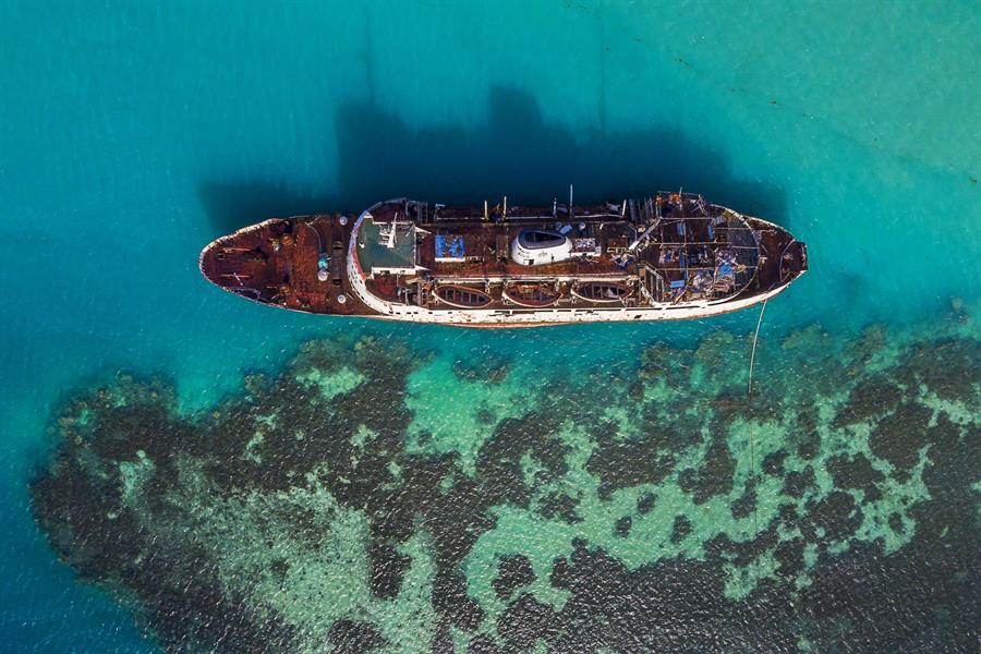 «تيتانك السعودية» سفينة الفهد لم تتحرك منذ 32 عامًا