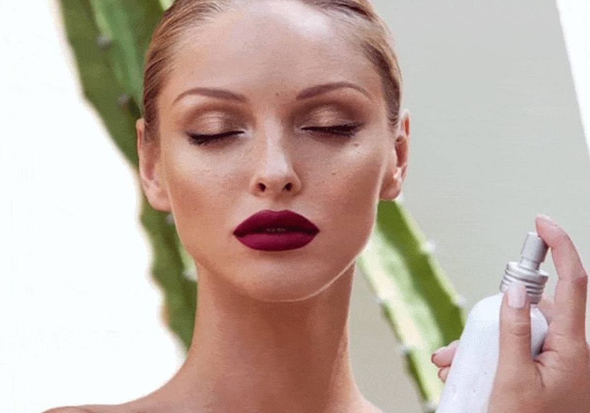 مع حر الصيف.. خلطة طبيعية لتثبيت المكياج