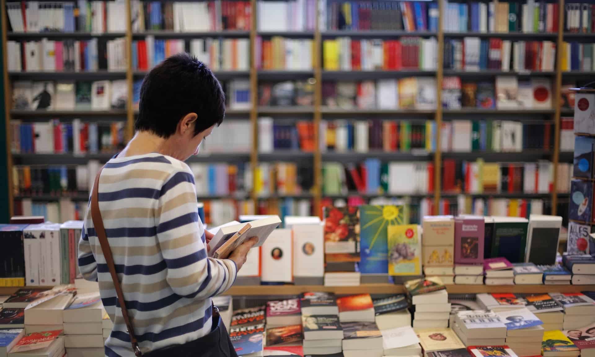 تنظيم معرض افتراضي للكتاب