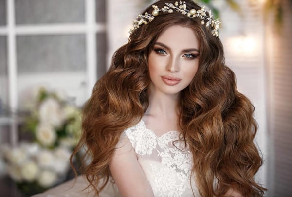 تسريحة شعر منسدلة للعروس