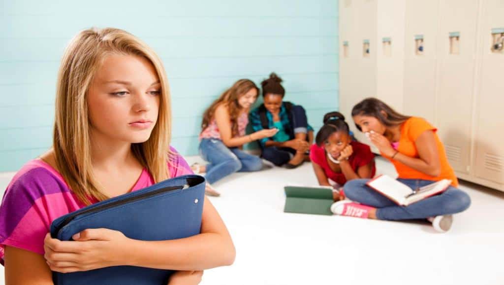 لماذا يسبب البلوغ المبكر أزمة نفسية للطفل؟