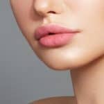 4 خلطات للتخلص من السواد حول الفم سريعًا