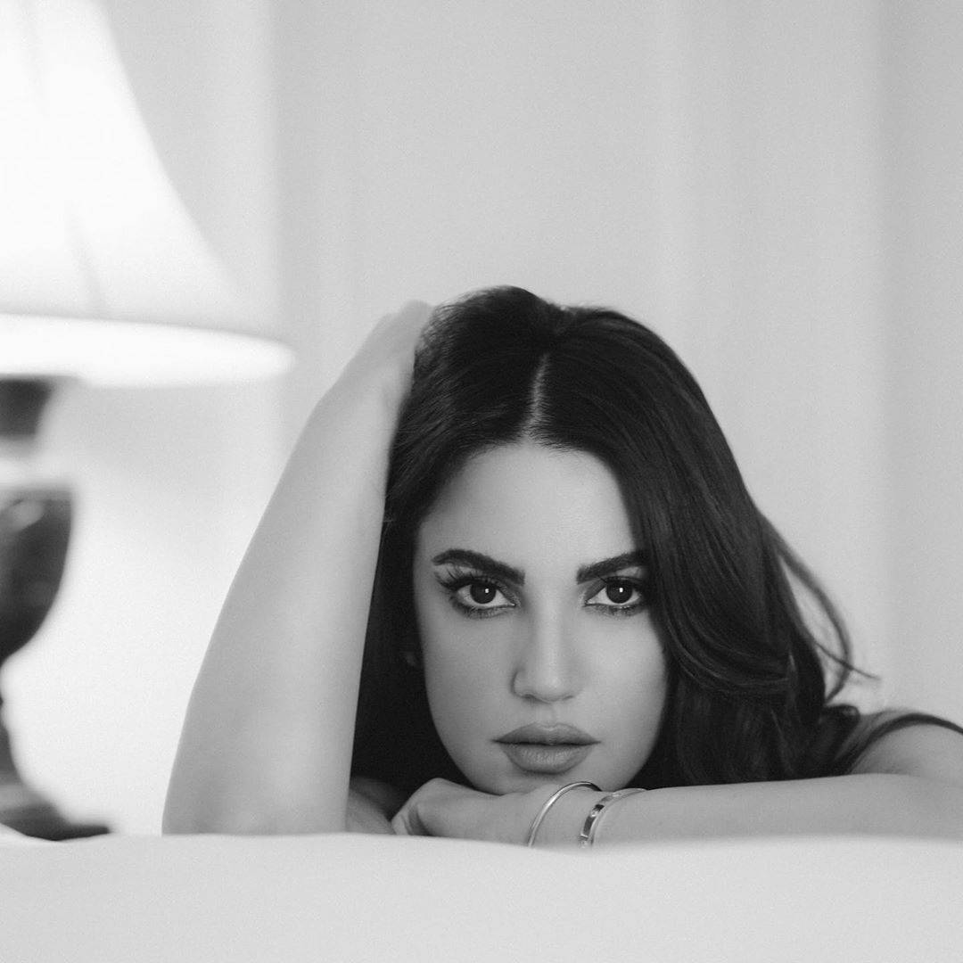 استوحي فستان سهرة أنيق من الفنانة درة