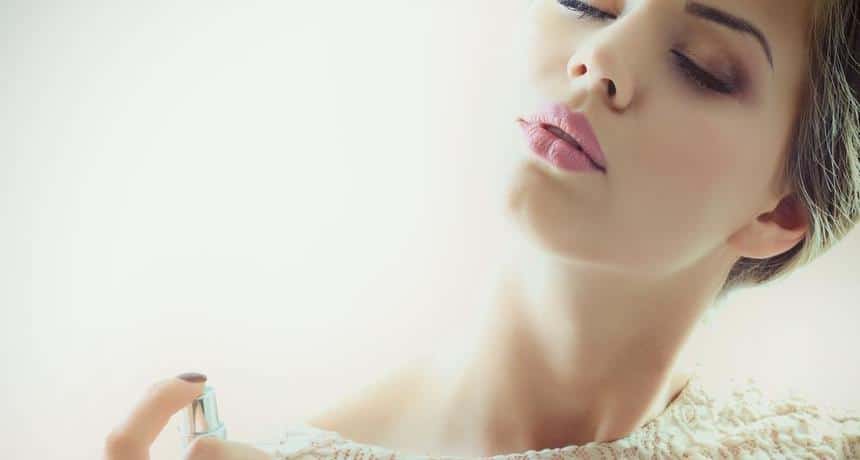 استمرار العطر على البشرة لفترة طويلة بـ5 طرق