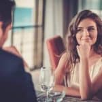 إتيكيت اللقاء الأول لانطباع جيد ومؤثر