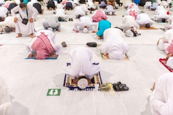 انطلاق«التطبيق ‏الإلكتروني زائرون‎» لتنظيم عملية دخول وخروج ‏الزائرين للحرمين الشريفين